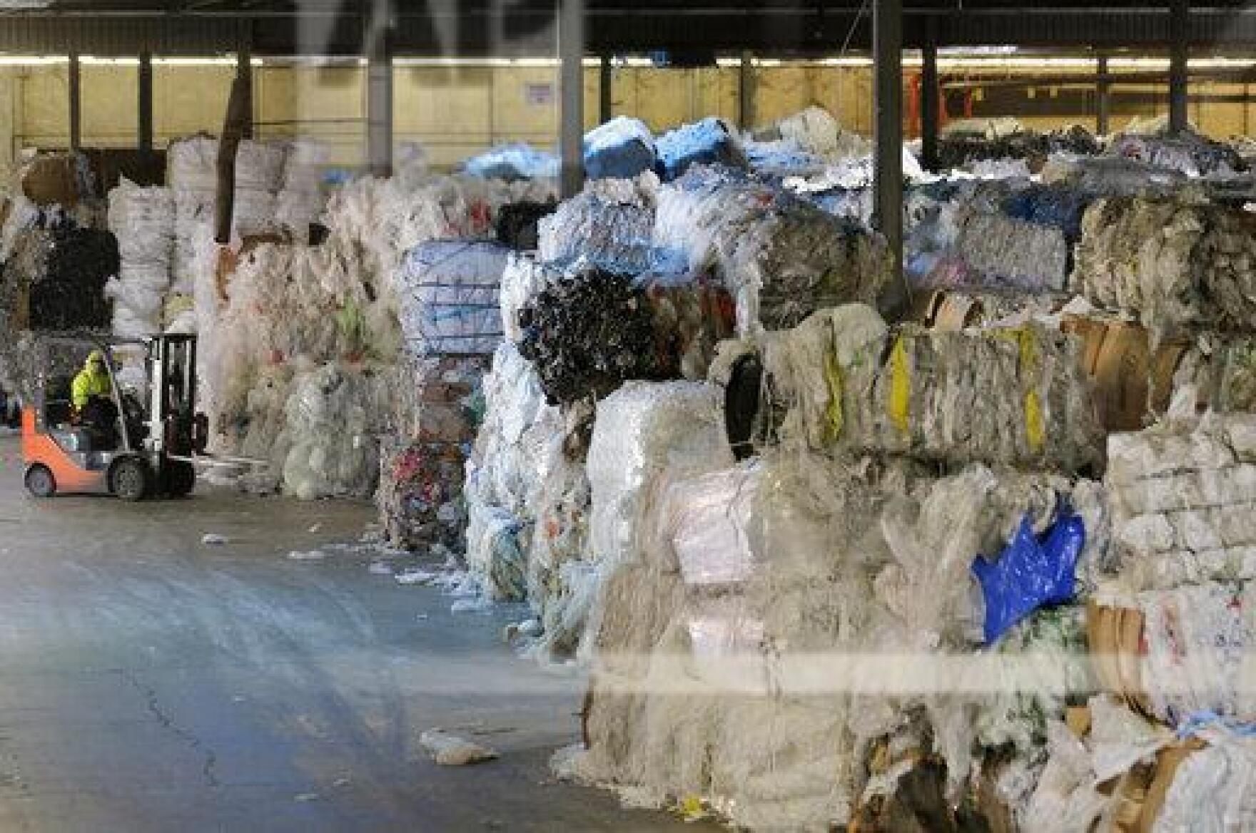 New year marks start of new rules for recycling plastics in Seattle