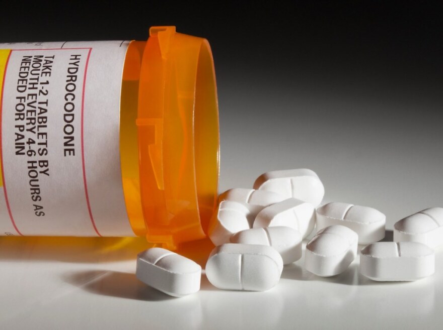 Image of hydrocodone pills.