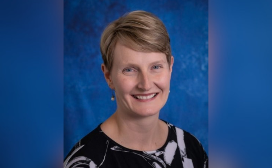 Dr. Dania Kamp practices family medicine as a physician-owner of the Gateway Family Health Clinic in Moose Lake.
