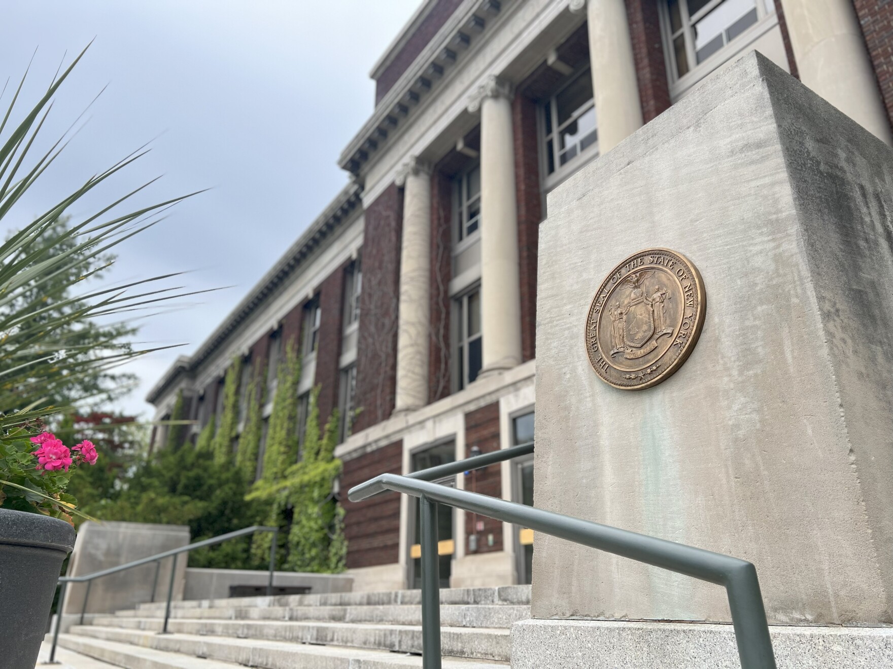 SUNY ESF seeks faculty attrition despite enrollment increase, program ...