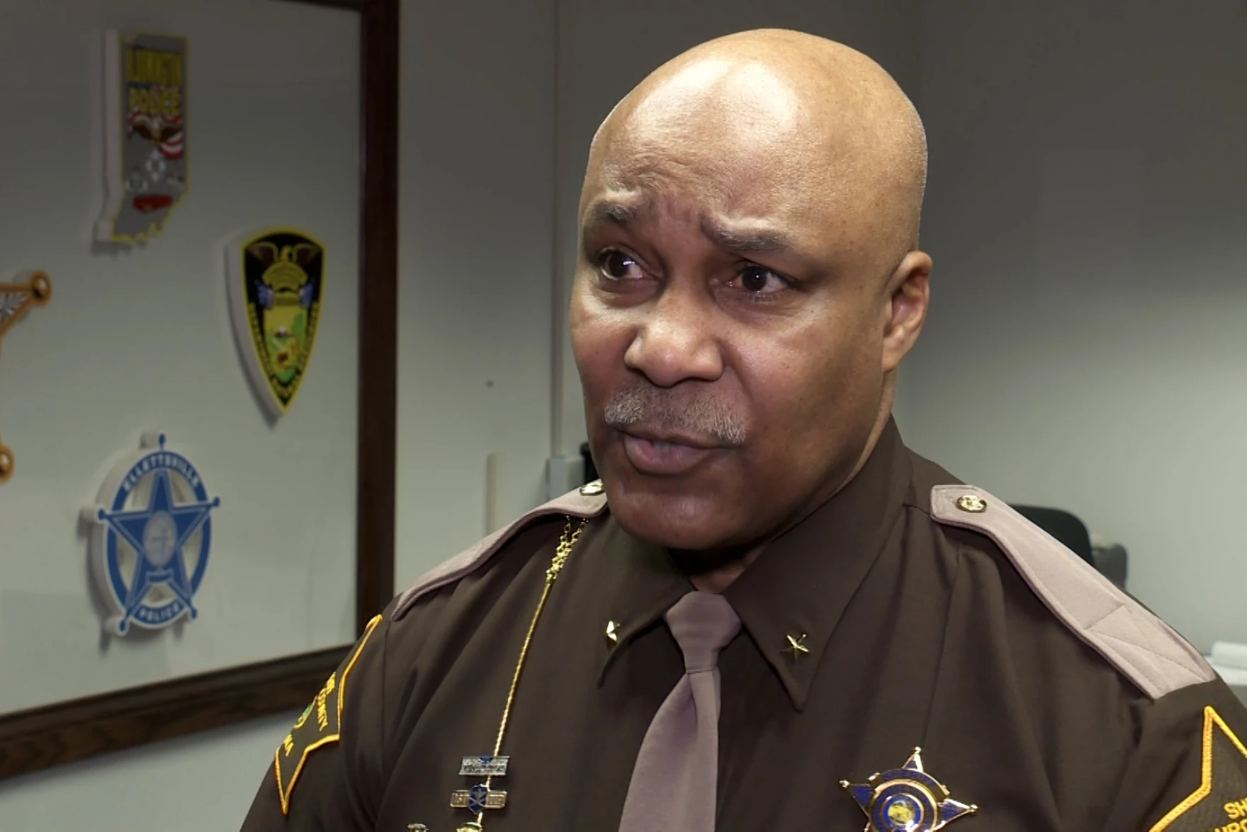 Sheriff's Office won’t restrict employees working with immigration officials