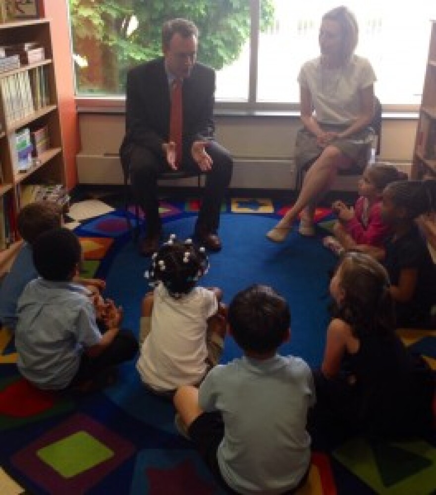 FitzGerald talks to students at Cleveland's Campus International. 