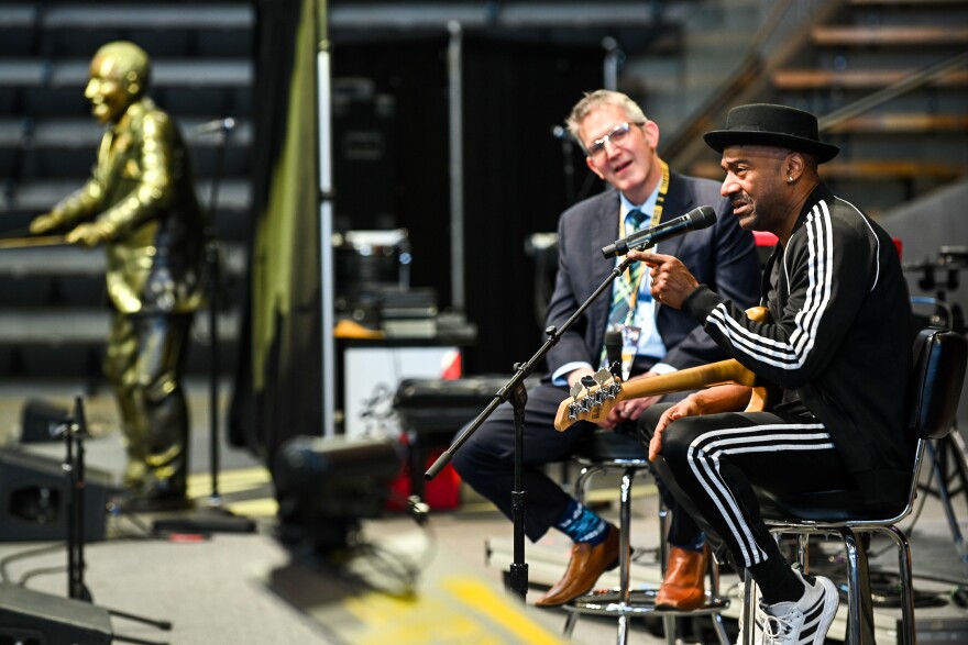 Marcus Miller, Meet The Artist