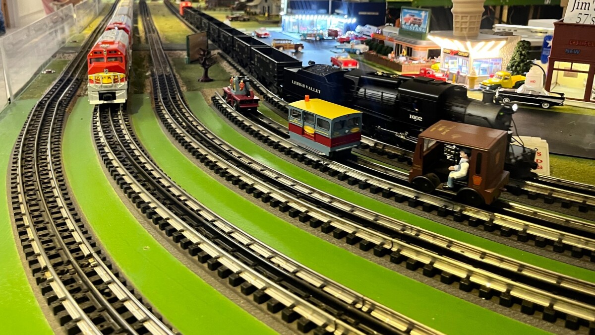 Model train enthusiasts search for additions to their collections at TCA train show