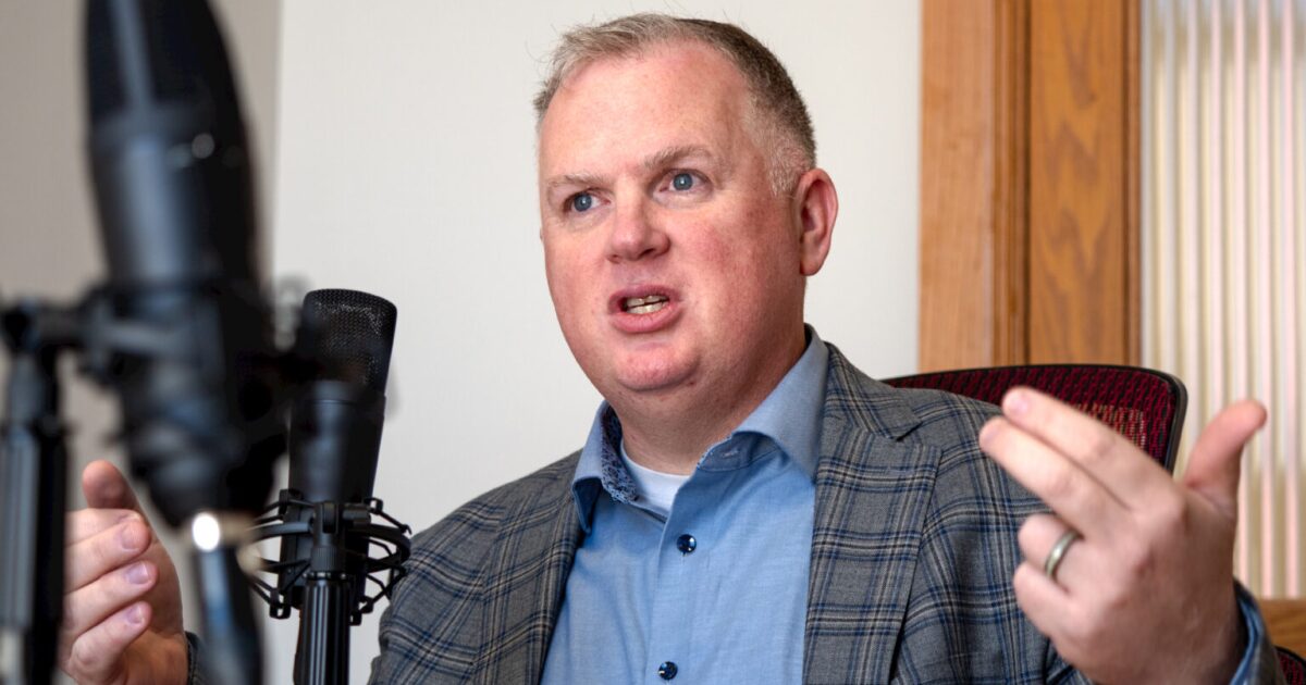 Democratic candidate in U.S. Senate race opens arms to Kansas Republicans lost 'in the wilderness'