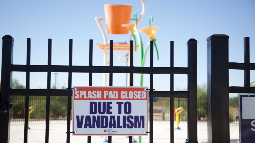 Vandalism sign - Barrio nopal splash pad