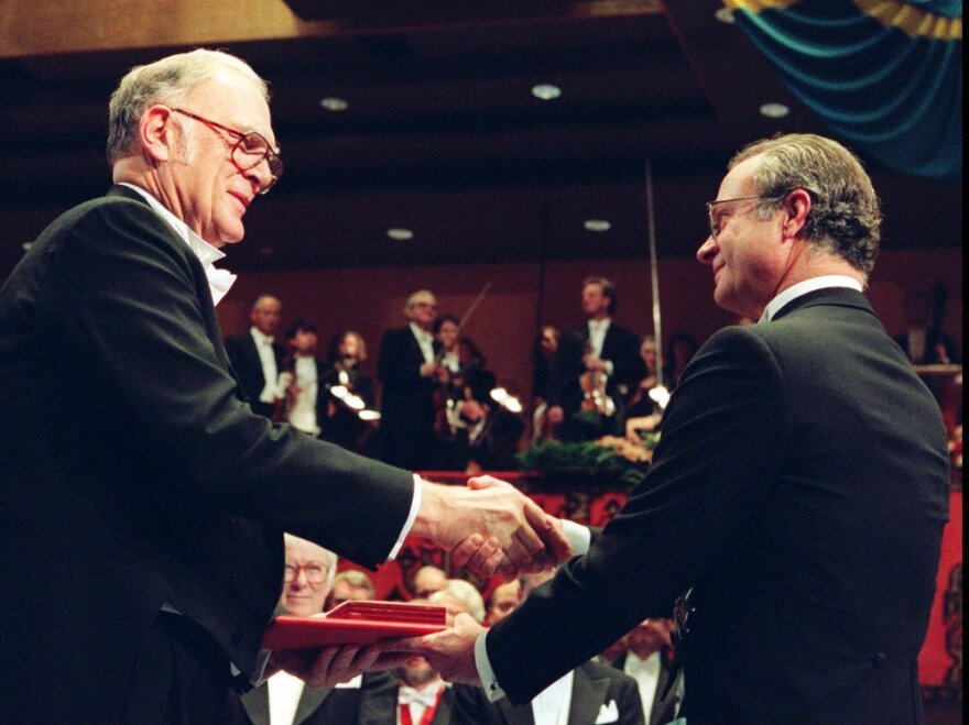 Rowland receives the Nobel Prize from Swedish King Carl XVI Gustaf in 1995. He shared the award with Mario Molina and Paul J. Crutzen.