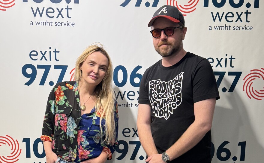 Emma Swift at WEXT Radio