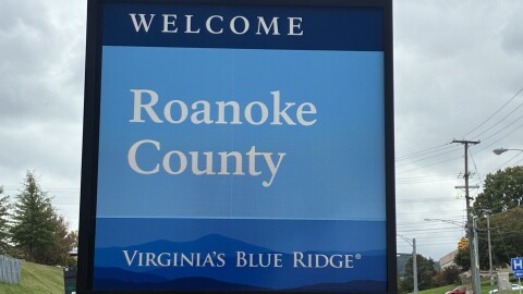A "Welcome to Roanoke County" sign near the county line with Salem.