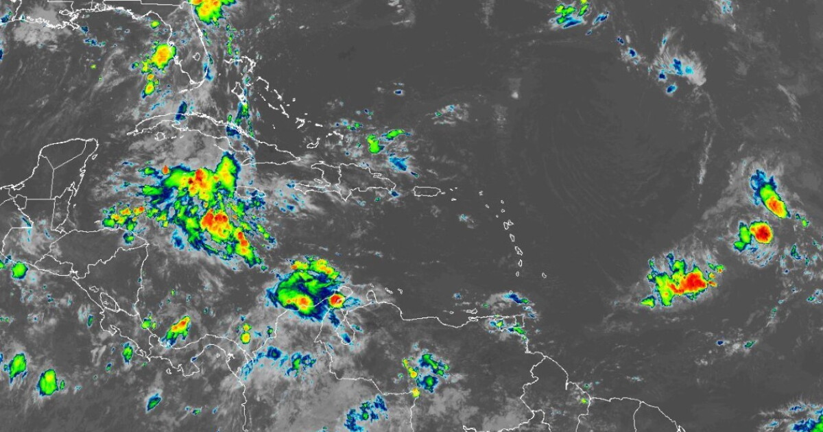 NHC 2 pm Monday: Disturbance in Central Tropical Atlantic Now Has a 50% ...