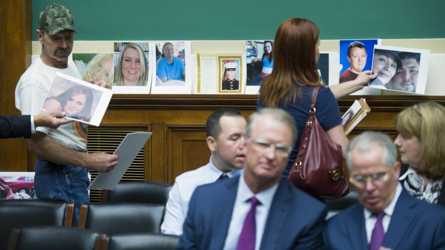 House Panel Grills GM CEO And Investigator Over Switch Recall