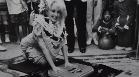 Dolly Parton Waikiki