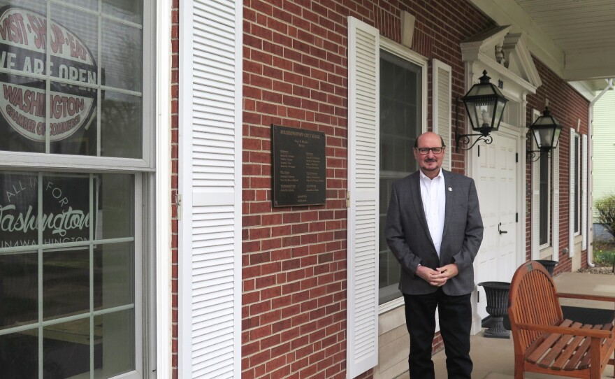 Mayor Gary Manier outside City Hall in Washington, Ill.