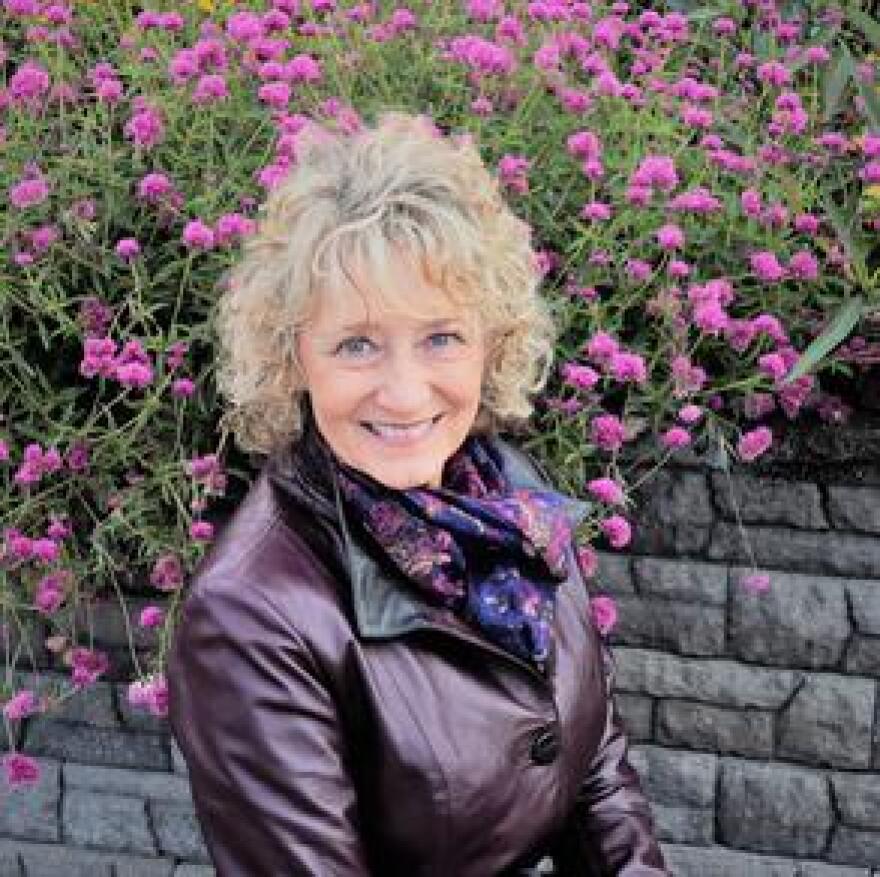 St. Louis -based author Stephanie Bearce has written dozens of children's books, including one about Stan Musial.