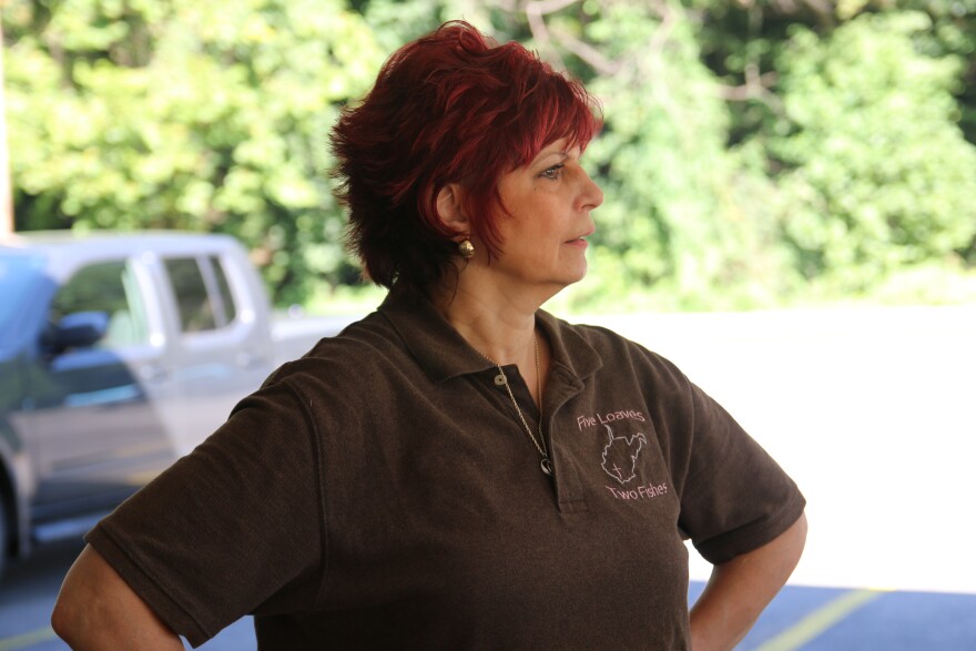 linda_looking_at_garden_1.jpg
