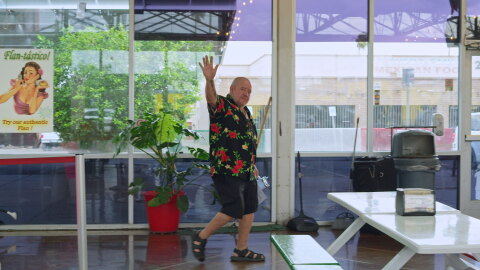 Guero waving bye