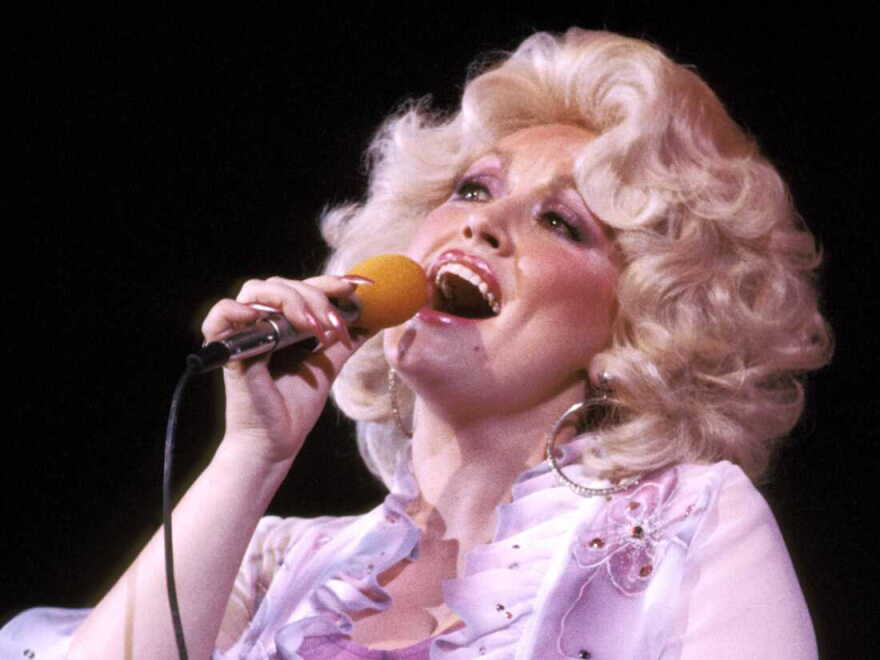  JANUARY 01: Photo of Dolly PARTON (Photo by Richard E. Aaron/Redferns)