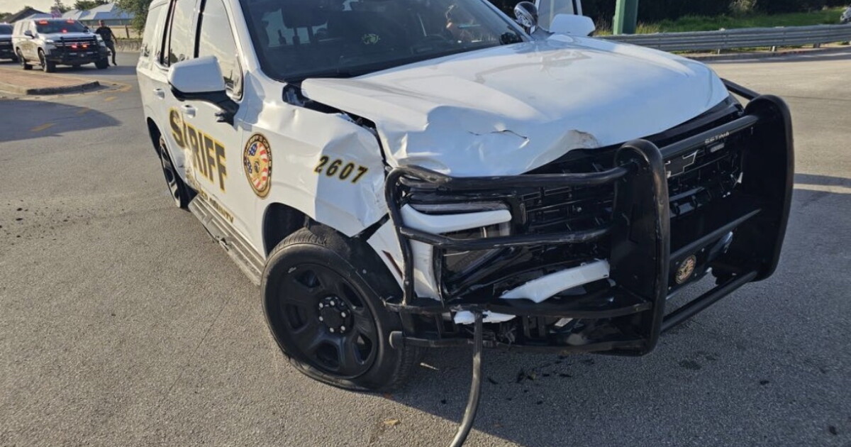 Indian River deputy hospitalized after crash in Vero Beach | WQCS