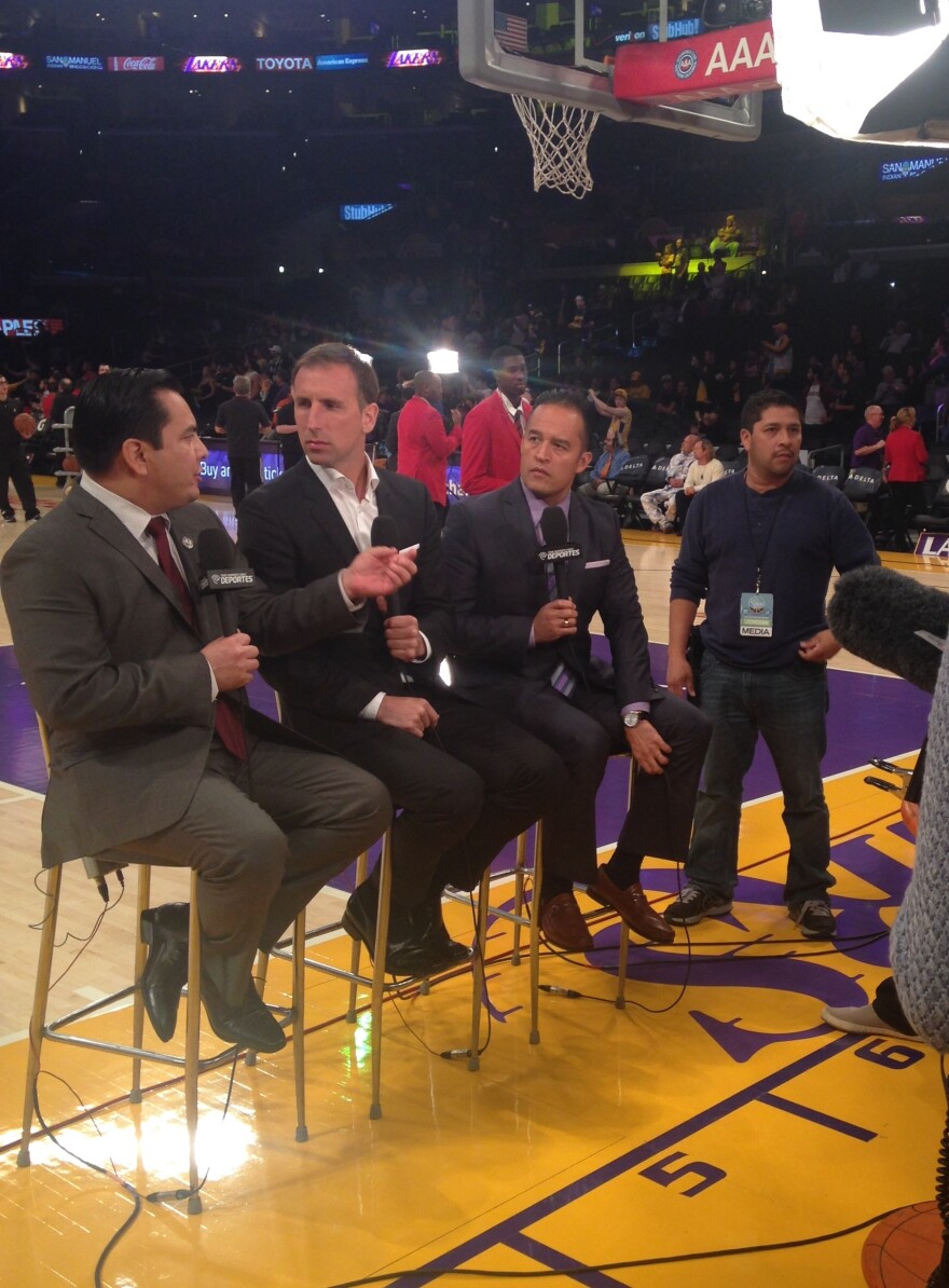 The TWC broadcast crew —Adrián García Márquez, Pepe Sánchez and Francisco Pinto — tape a game intro before tipoff.
