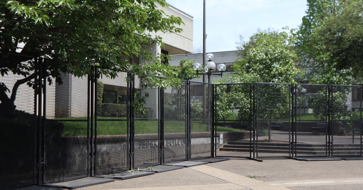 How much did the fence around Eugene’s federal building cost? Contract data gives an idea