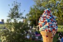 A sparkly sweet treat for a sparkly sweet mix.