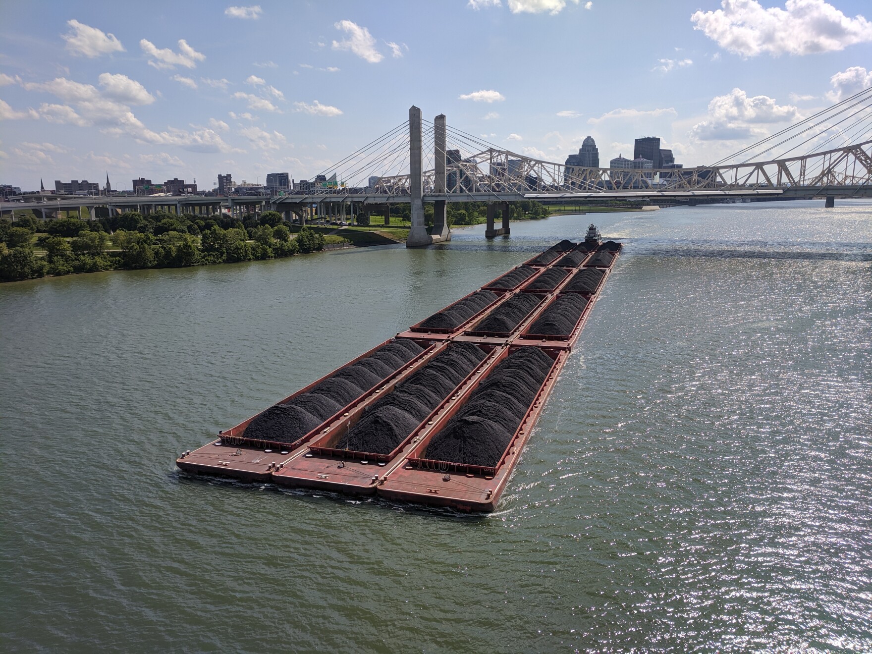coal_barge_ohio_river.jpg