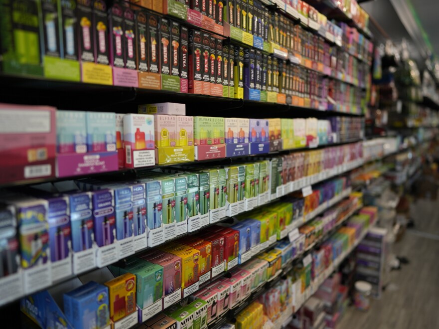 They're illegal. So why is it so easy to buy the disposable vapes favored by teens? | WUSF They're illegal. So why is it so easy to buy the disposable vapes favored by teens? | WUSF