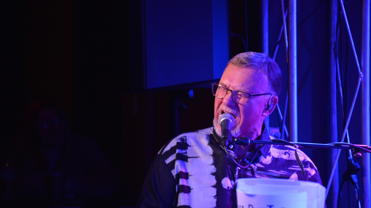 Dueling Pianos a Showing of Southern Illinois Music - Vimarsana News