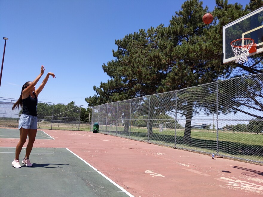 Ehlaina Hartman was named one of Kansas' top high school basketball players in her senior year, and is headed to Emporia State University to play for their women's team.