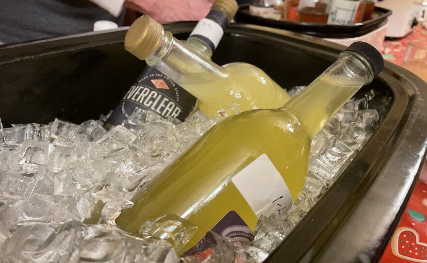 Limoncello, an Italian liqueur, is served cold, while boilo is served warm.