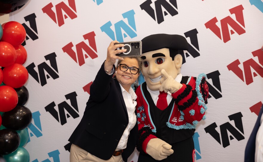 Mateo the Matador posed for selfies with guests.