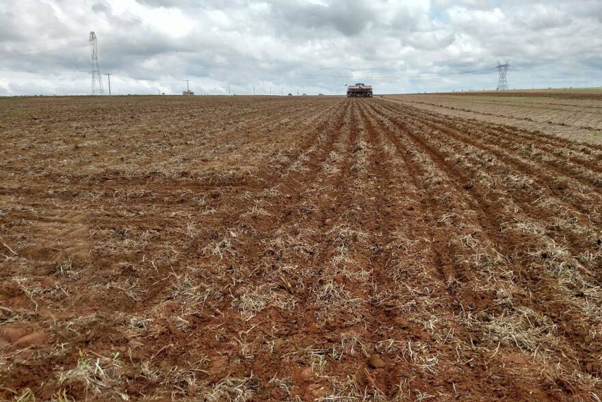 Hoosier farmers are concerned recent rain and snow will delay planting of this year's crops.