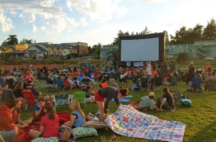 File: Magnuson Park movie night, 2015.