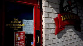 The state guidelines allow restaurants and “bars that serve food” to reopen on Monday in most of the state, at 50 percent capacity. Meanwhile, bars and nightclubs are barred from reopening for several more weeks.