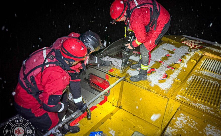 Photos from the rescue and environmental contamination and remediation