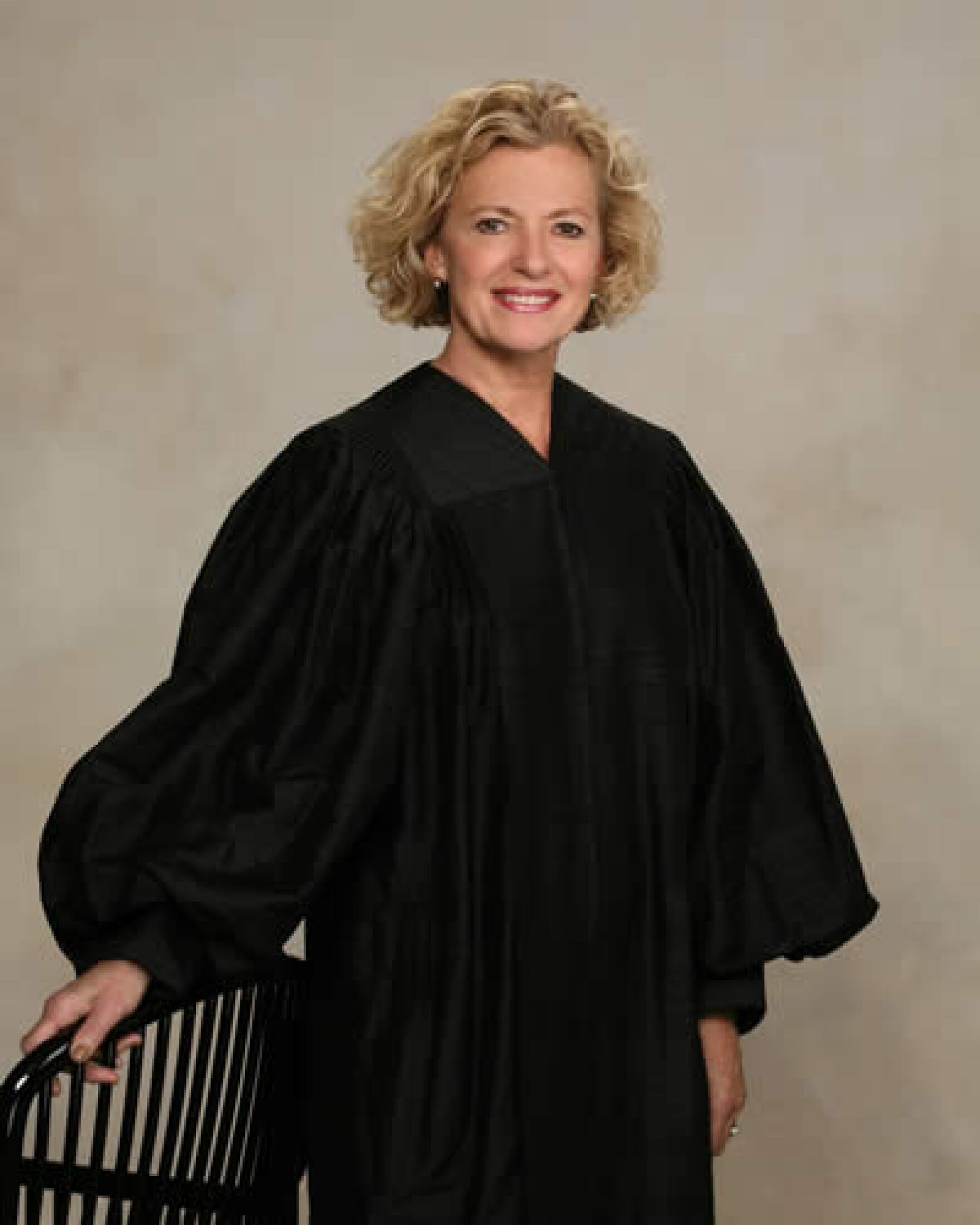 Chief Justice Anne Burke to retire from Illinois Supreme Court WSIU