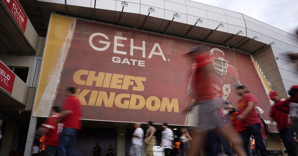 Cơ quan chức năng quận Jackson muốn Chiefs và Royals ký thỏa thuận tài trợ xây dựng sân vận động | KCUR - Tin tức Kansas City và NPR