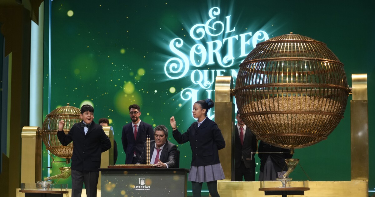 El primer premio de la Lotería de Navidad 'El Gordo' de España ha sido para el número 88008. El primer premio de la Lotería de Navidad 'El Gordo' de España ha sido para el número 88008.