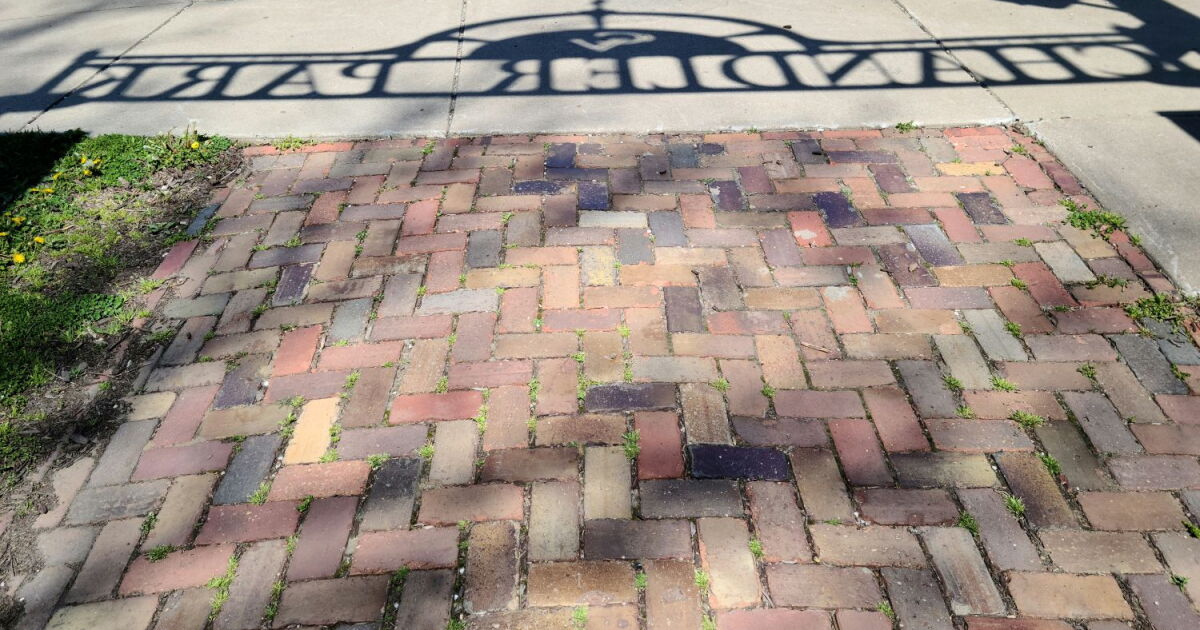 Macomb to seek state grant for renovations to ‘our centerpiece' park