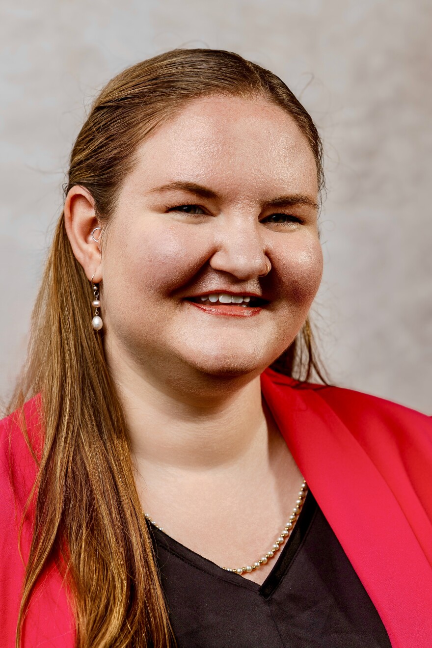 Elizabeth Wake headshot