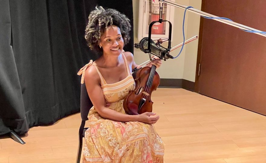 Violinist Melissa White