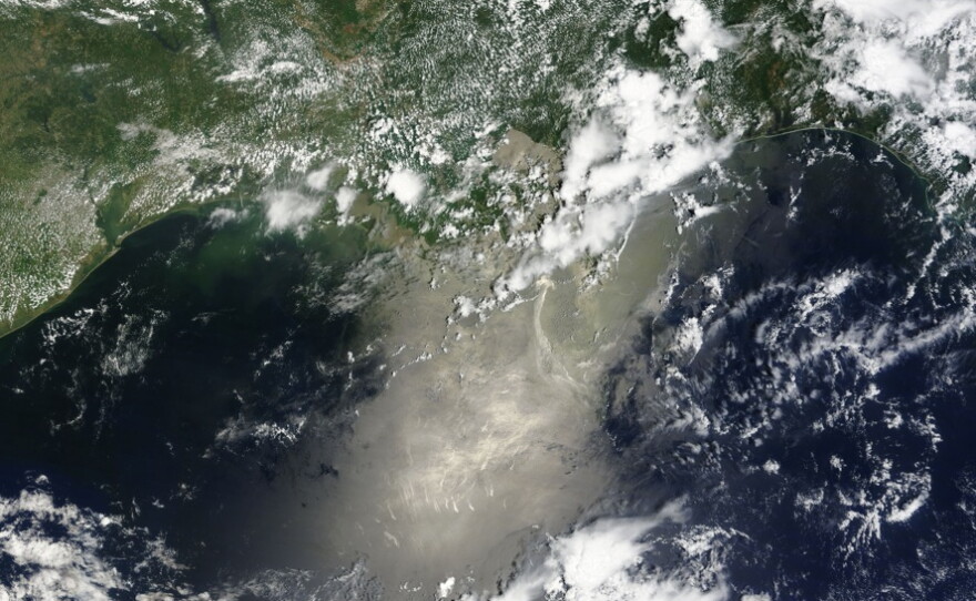 The oil slick off the coast of Louisiana, seen from above. 