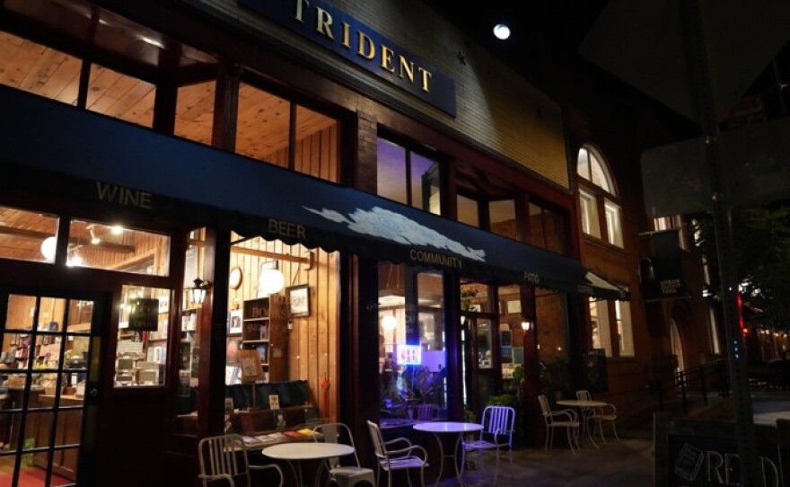 Street view of Trident Booksellers and Cafe on Pearl Street 