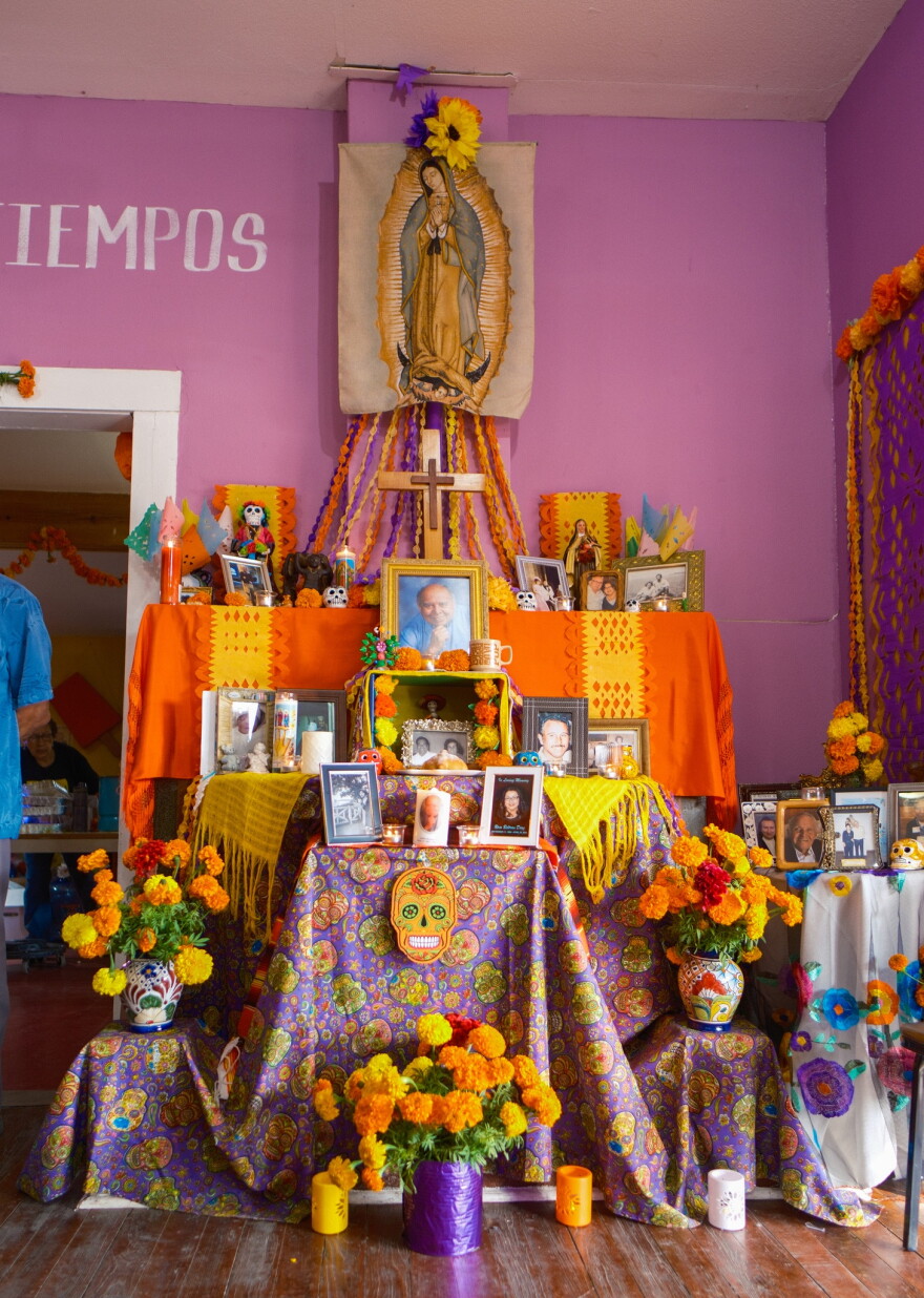 One of the altars at the Esperanza's Casa de Cuentos at Día de Muertos (2024)