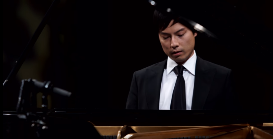 Thomas Yu playing piano