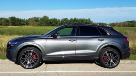 audi-q8-outside-side-view