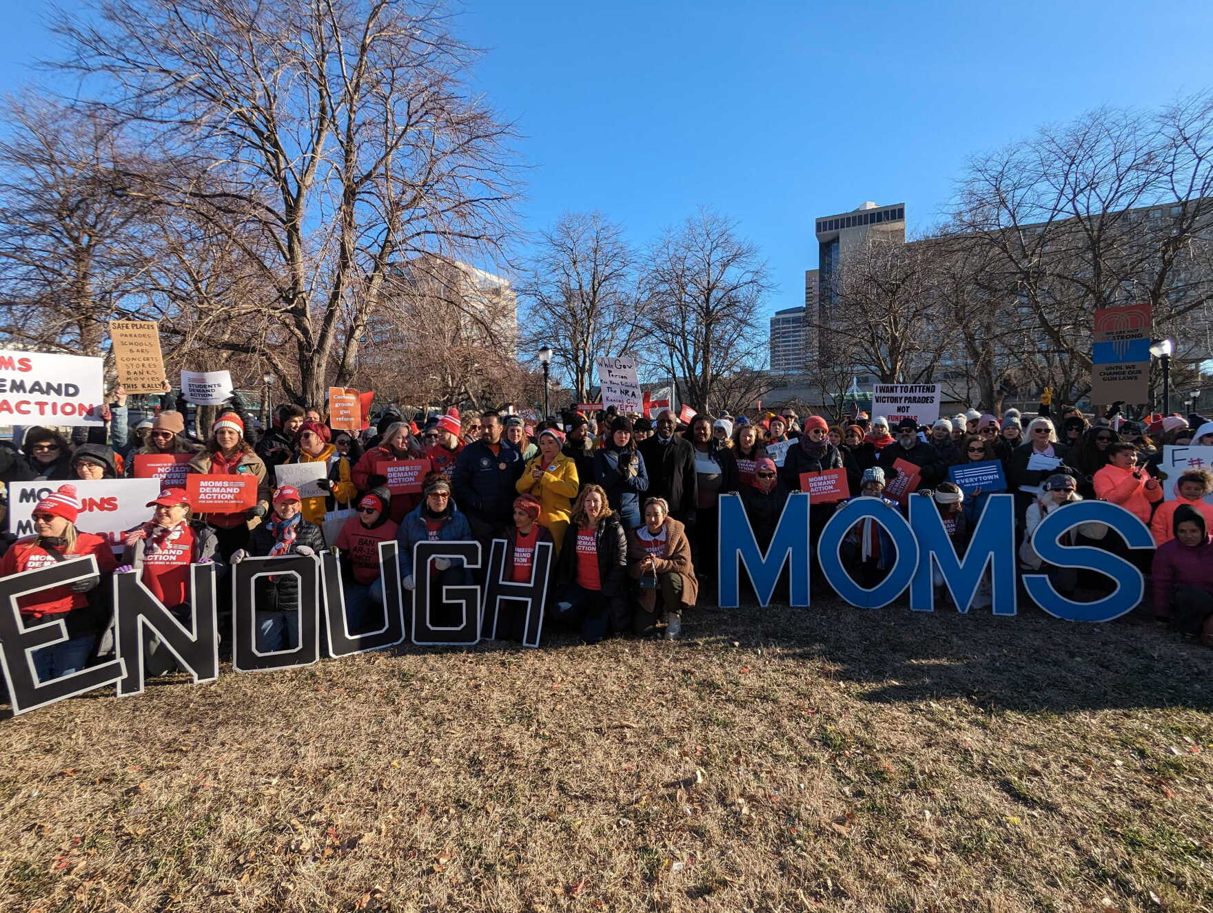 Gun Rights Parade Hundreds rally in Kansas City for gun laws after Chiefs parade shooting ...