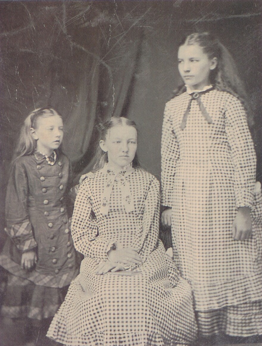 Laura Ingalls (right), with her sisters Carrie (left) and Mary Ingalls.