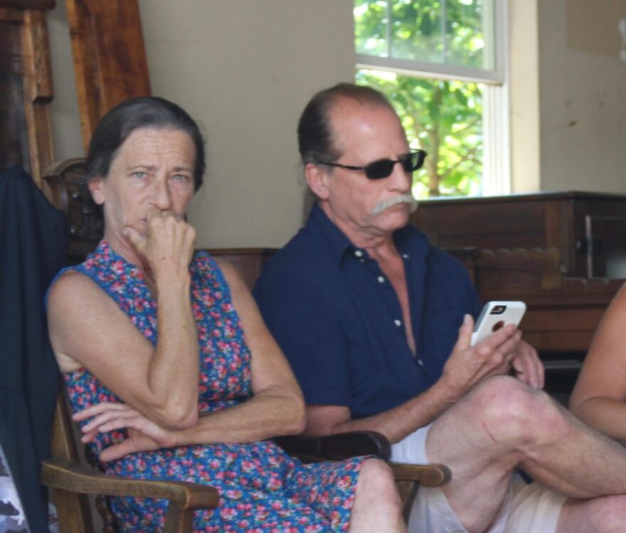 Photo5_BondFamilyClose.jpg