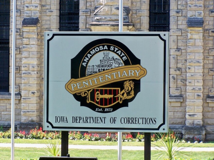 iowa department of corrections staff